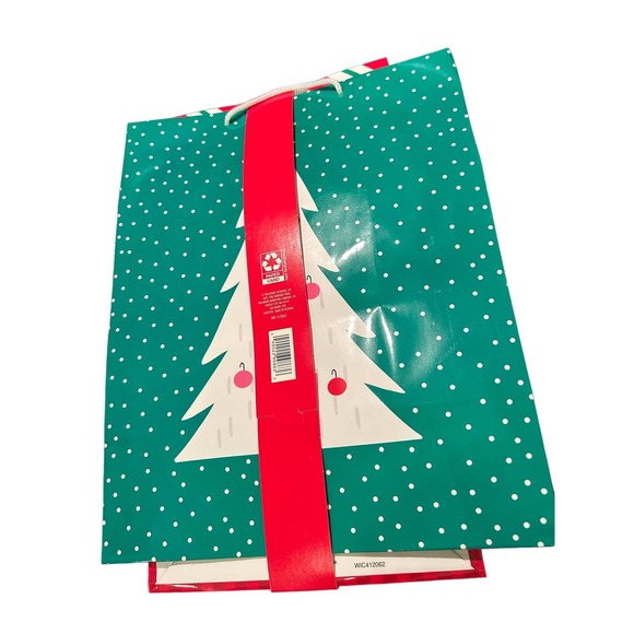 2Sets Hallmark Christmas Gift Bags Assorted Sizes 16 total - Picture 6 of 8